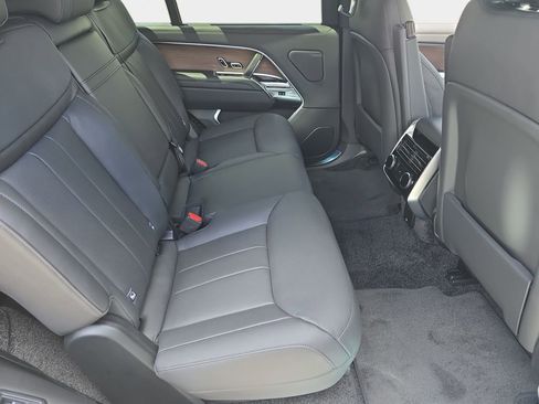 New 2026 Land Rover Range Rover Long Wheelbase SE AWD/4WD image 11