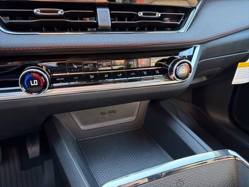 New 2026 Chevrolet Equinox RS w/ Safety and Technology Package FWD image 28