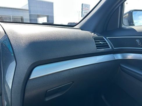 Used 2017 Ford Explorer XLT w/ Equipment Group 202A image 41