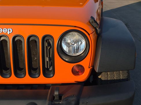 Used 2013 Jeep Wrangler Sport AWD/4WD image 12