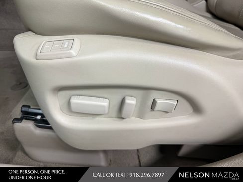 Used 2013 Cadillac SRX Premium AWD/4WD image 19