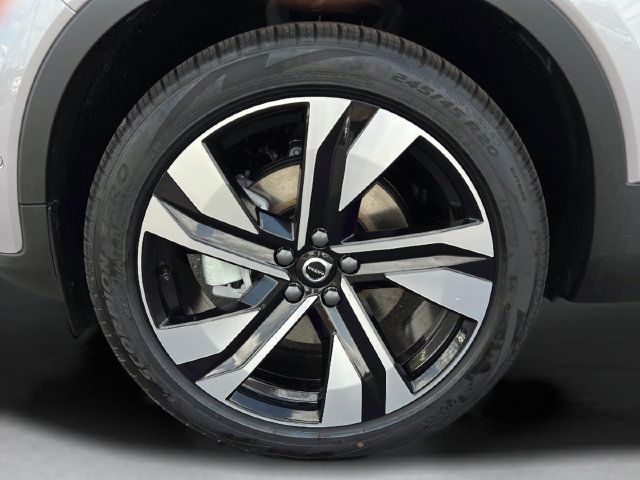 New 2026 Volvo XC40 B5 Plus w/ Climate Package AWD/4WD image 10