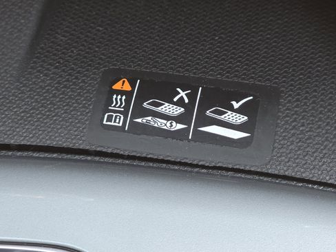 Used 2023 Chevrolet Blazer LT w/ Convenience Package FWD image 8