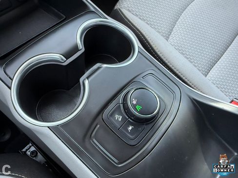 Certified 2022 GMC Terrain SLE image 21