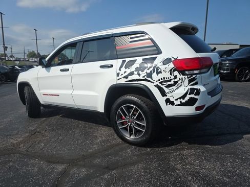 Used 2019 Jeep Grand Cherokee Limited AWD/4WD image 4