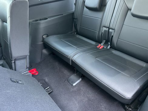 Used 2021 Volkswagen Atlas SE image 15