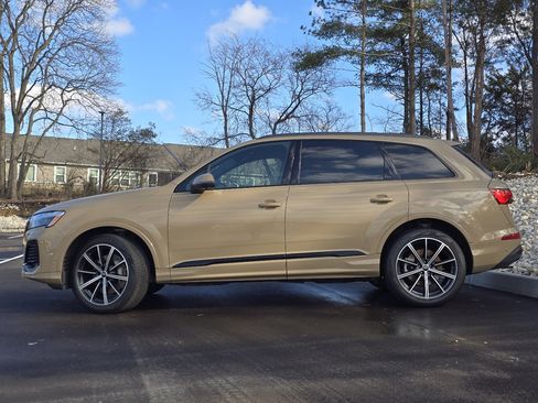 Certified 2025 Audi Q7 2.0T Premium Plus w/ Premium Plus Package image 3