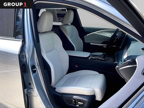 Used 2023 Lexus RX 350 FWD w/ Cold Area Package image 8