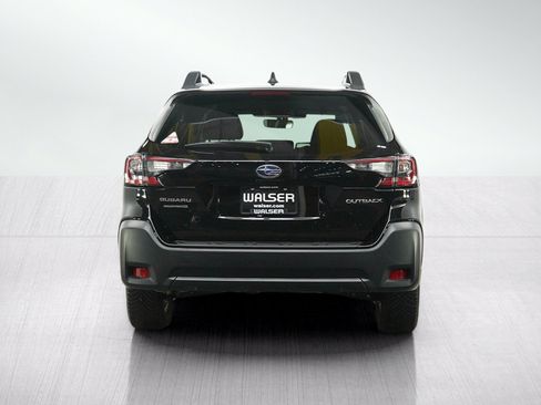 Used 2025 Subaru Outback Premium AWD/4WD image 4