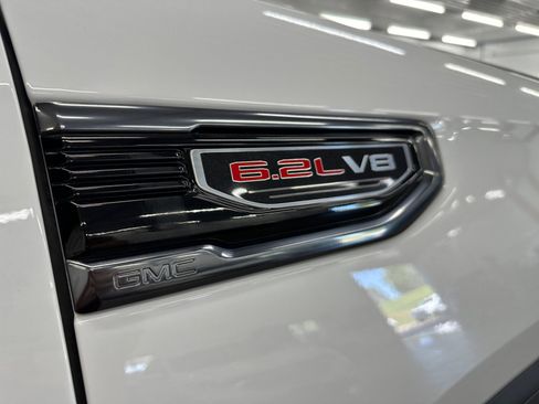 Used 2023 GMC Sierra 1500 AT4 image 32