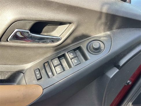 Used 2017 Chevrolet Trax LT w/ LT Convenience Package image 21