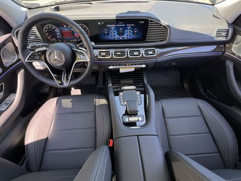 New 2026 Mercedes-Benz GLS 450 4MATIC image 13