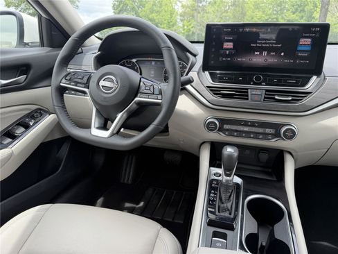 Used 2023 Nissan Altima 2.5 SL AWD/4WD image 3