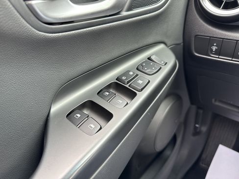 Used 2022 Hyundai Kona Limited image 28