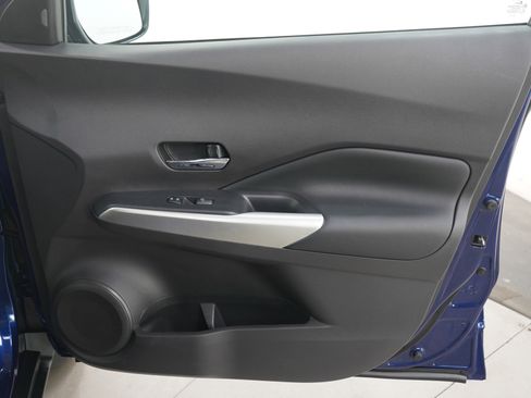 Used 2020 Nissan Kicks SR w/ SR Premium Package FWD image 11