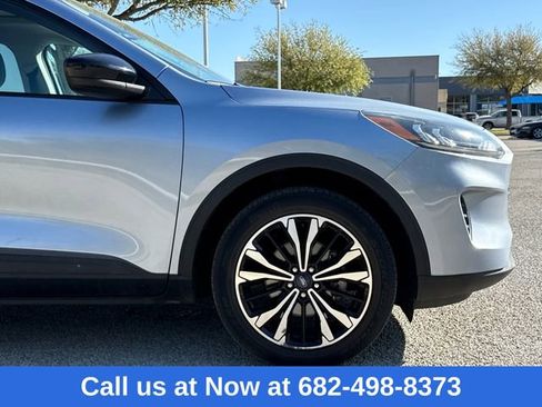 Used 2022 Ford Escape SE w/ SE Sport Appearance Package image 5