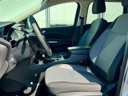 Used 2017 Ford Escape SE w/ Equipment Group 201A FWD image 15