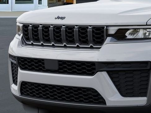 New 2026 Jeep Grand Cherokee L 4WD image 11