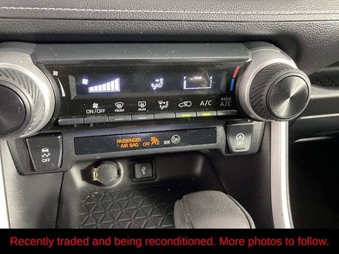 Used 2021 Toyota RAV4 LE AWD/4WD image 21