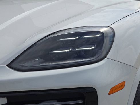 Certified 2024 Porsche Cayenne image 30