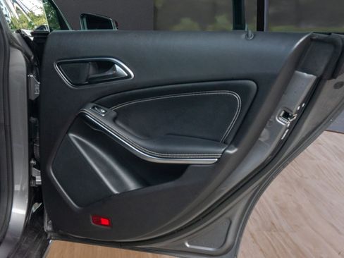 Used 2018 Mercedes-Benz CLA 250 4MATIC image 16