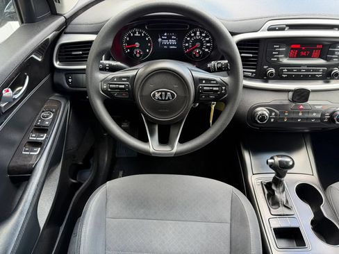 Used 2016 Kia Sorento L FWD image 19