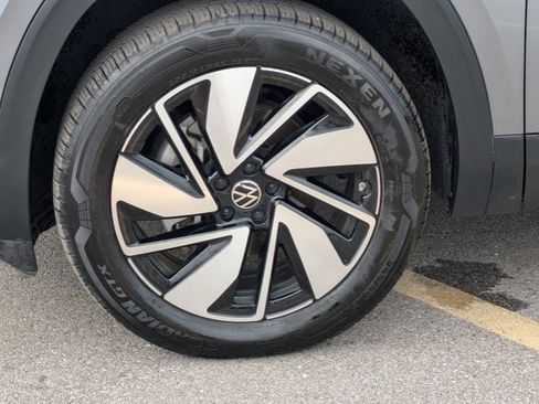 Used 2025 Volkswagen Atlas SE image 25