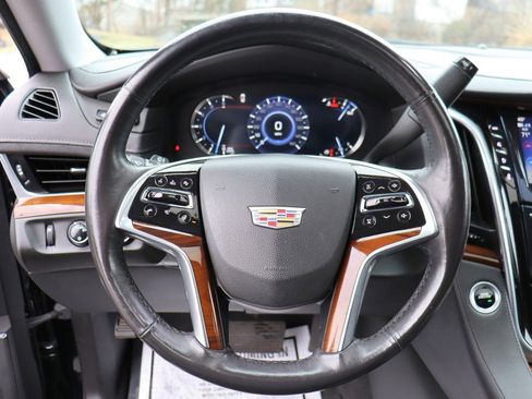 Used 2020 Cadillac Escalade ESV Luxury image 28