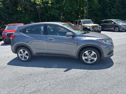 Used 2019 Honda HR-V LX image 3