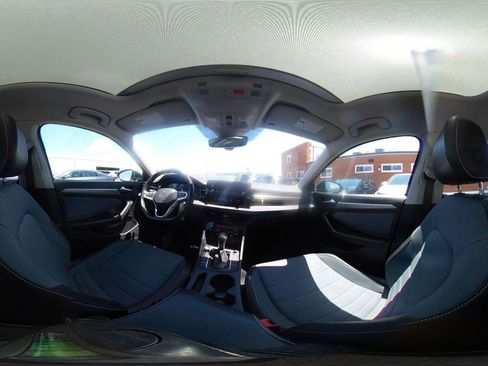 Used 2025 Volkswagen Jetta SE FWD image 43