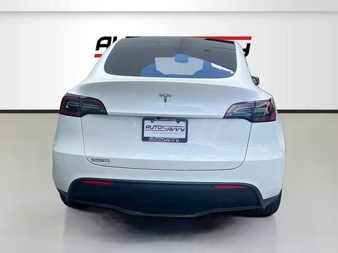 Used 2025 Tesla Model Y Long Range RWD image 6