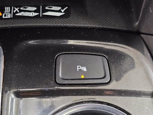 Certified 2022 Chevrolet Equinox Premier FWD image 22