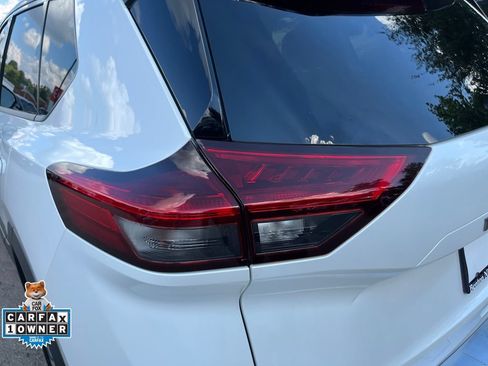 Used 2024 Nissan Rogue SL w/ SL Premium Package FWD image 39