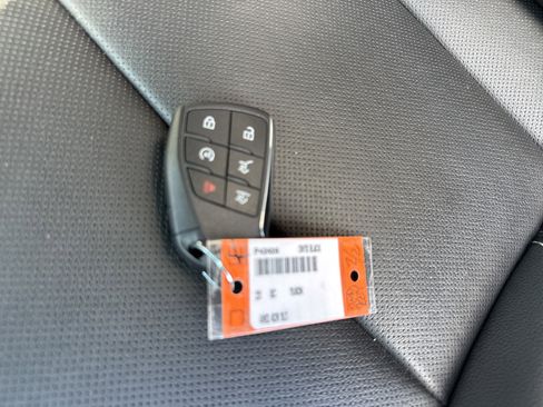 Used 2023 GMC Yukon SLT w/ SLT Premium Package image 40