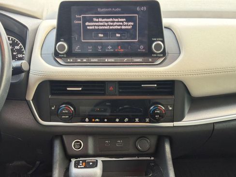 Used 2023 Nissan Rogue SV w/ SV Premium B Package FWD image 24