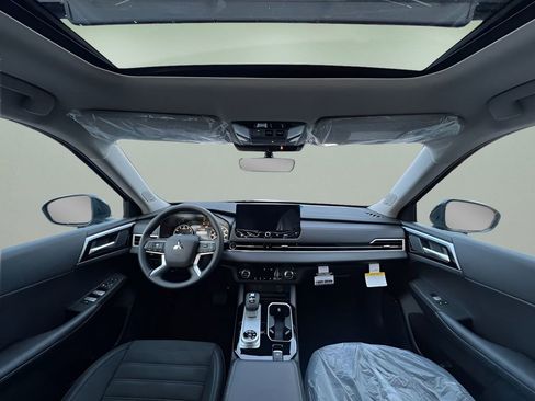 New 2026 Mitsubishi Outlander AWD image 24