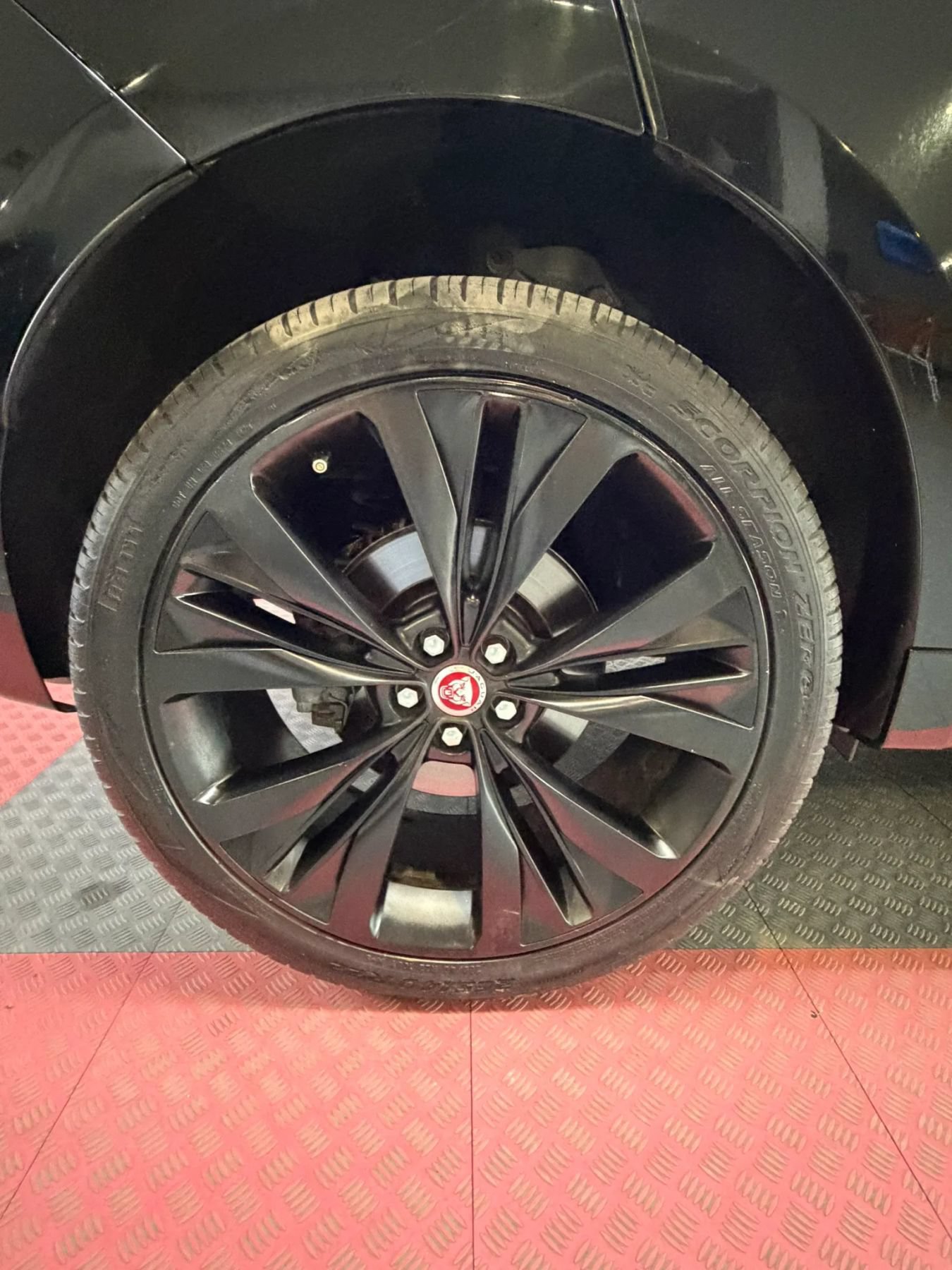 Used 2018 Jaguar F-PACE R-Sport AWD/4WD image 37