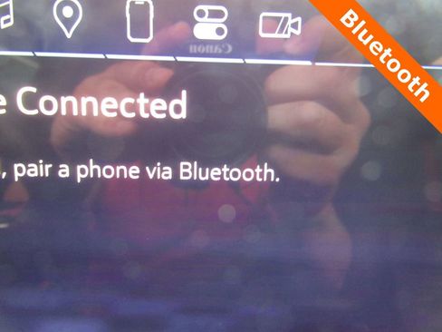 Used 2024 Chevrolet Traverse RS image 19