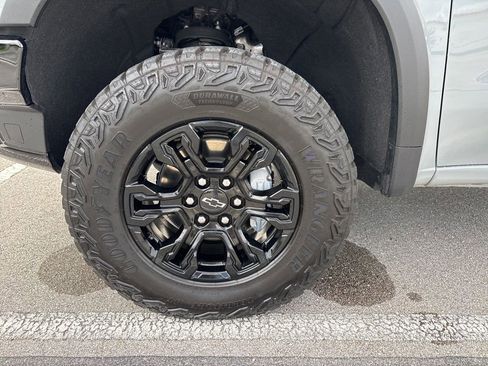 Used 2024 Chevrolet Silverado 1500 ZR2 w/ Dark Appearance Package AWD/4WD image 9