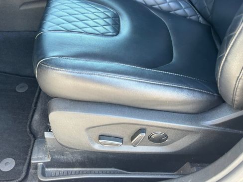 Used 2023 Ford Edge Titanium w/ Cargo Accessory Package AWD/4WD image 13