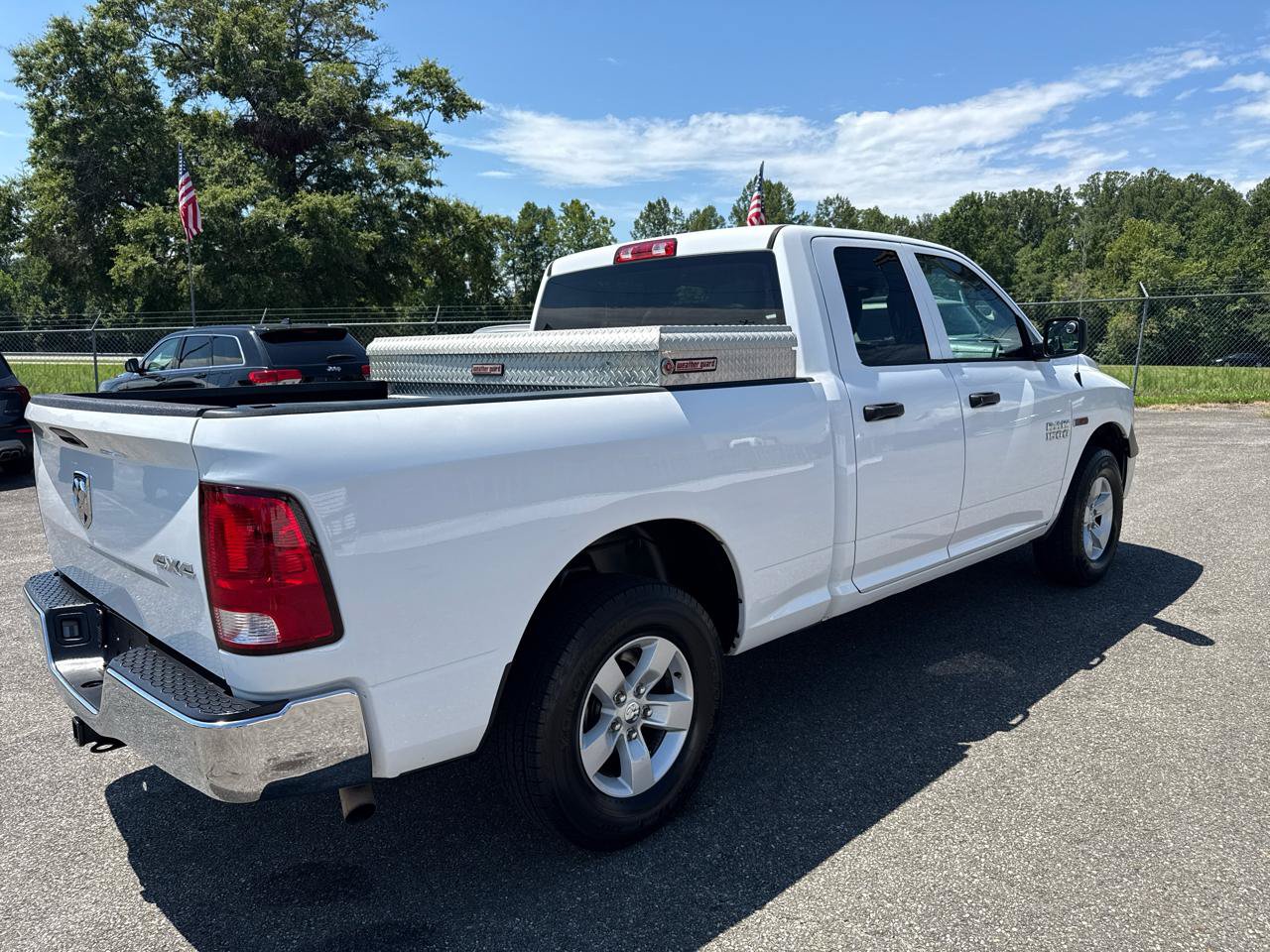 Used 2018 RAM 1500 Tradesman w/ Chrome Appearance Group AWD/4WD image 8