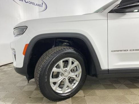 Used 2023 Jeep Grand Cherokee Limited AWD/4WD image 30