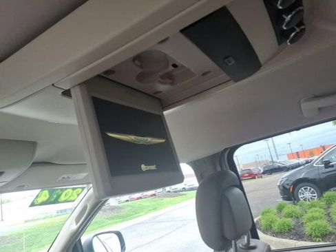 Used 2014 Chrysler Town & Country Touring-L w/ Driver Convenience Group FWD image 13