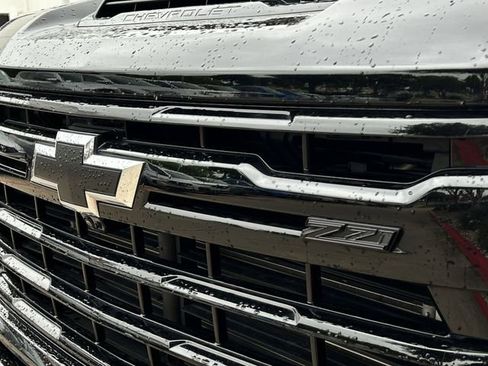 Used 2025 Chevrolet Silverado 2500 LTZ w/ LTZ Plus Package AWD/4WD image 11