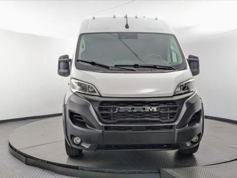 Used 2023 RAM ProMaster 2500 w/ Convenience Group FWD image 11