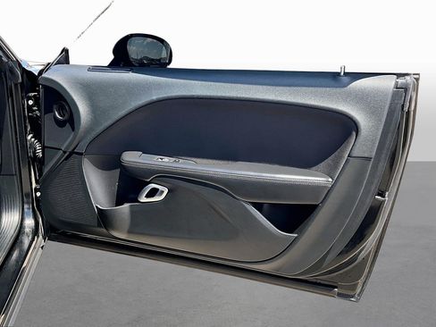 Used 2019 Dodge Challenger SXT RWD image 18