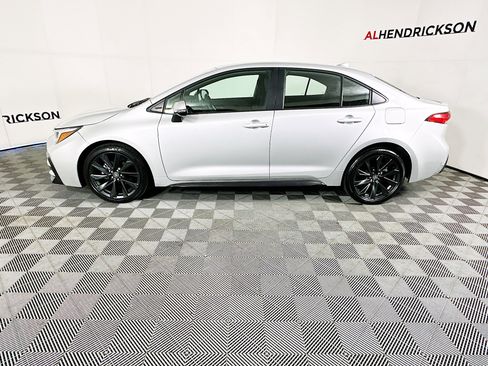 Used 2025 Toyota Corolla SE image 6