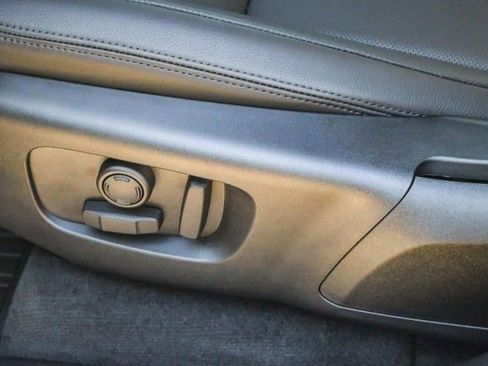 New 2026 Land Rover Range Rover Velar Dynamic SE image 21