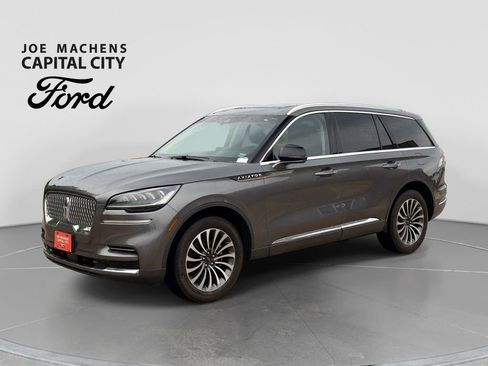 Used 2023 Lincoln Aviator AWD w/ Premium Package image 9