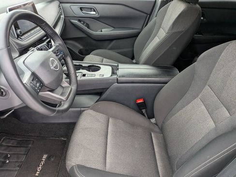 Certified 2025 Nissan Rogue SV image 24
